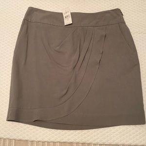 Brand New Anne Taylor (Loft) size 2 petite beautiful skirt. (Grey)